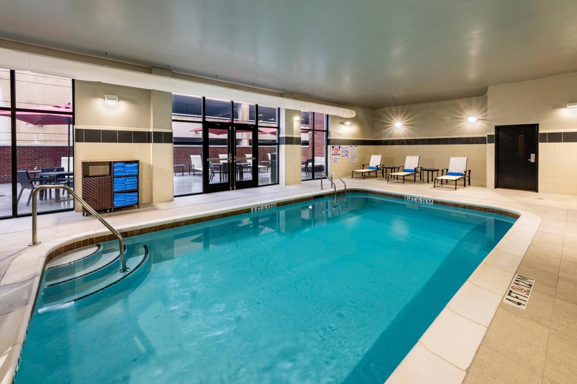 Courtyard Winston-Salem Downtown Hotel Luaran gambar