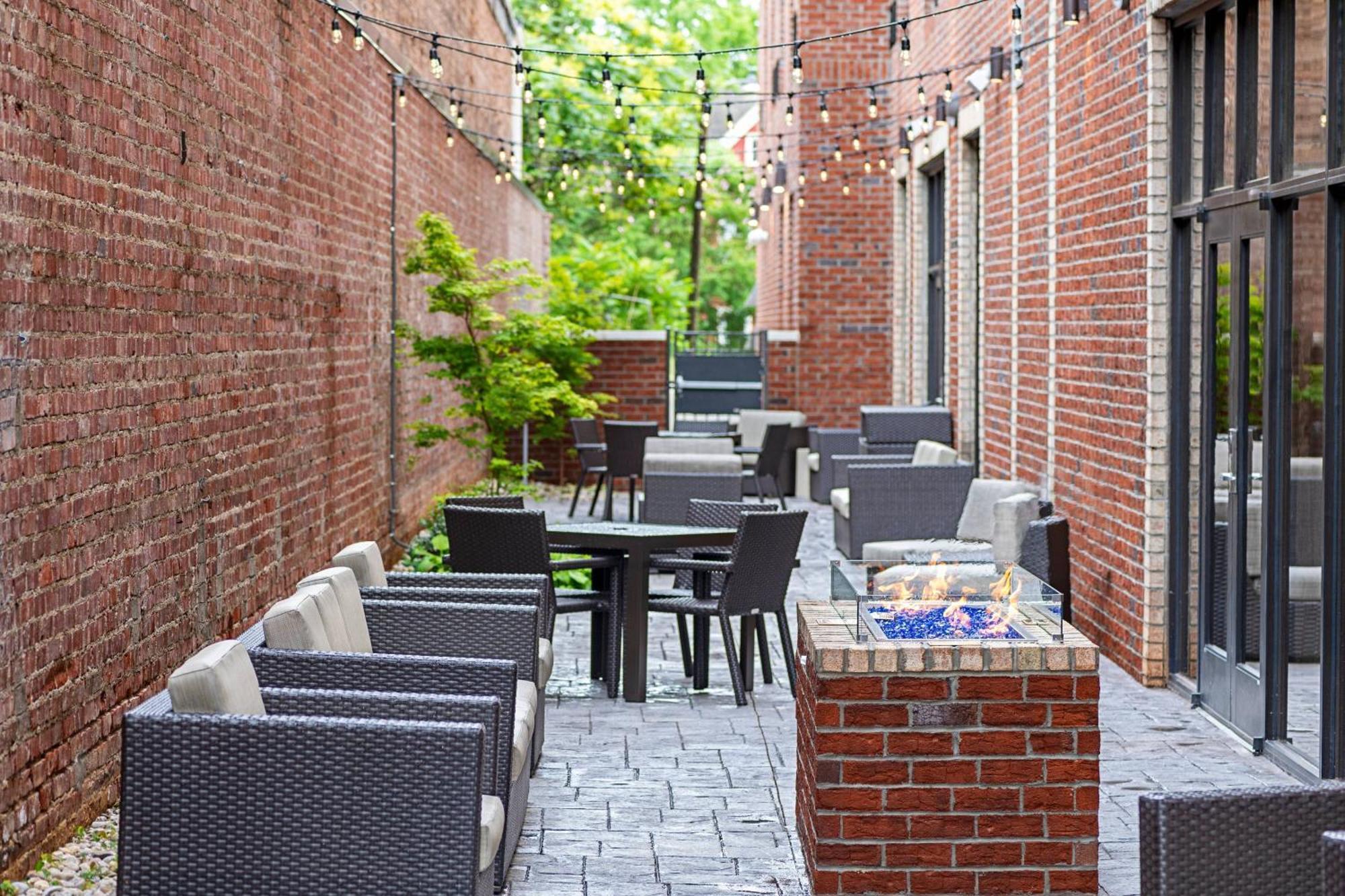 Courtyard Winston-Salem Downtown Hotel Luaran gambar