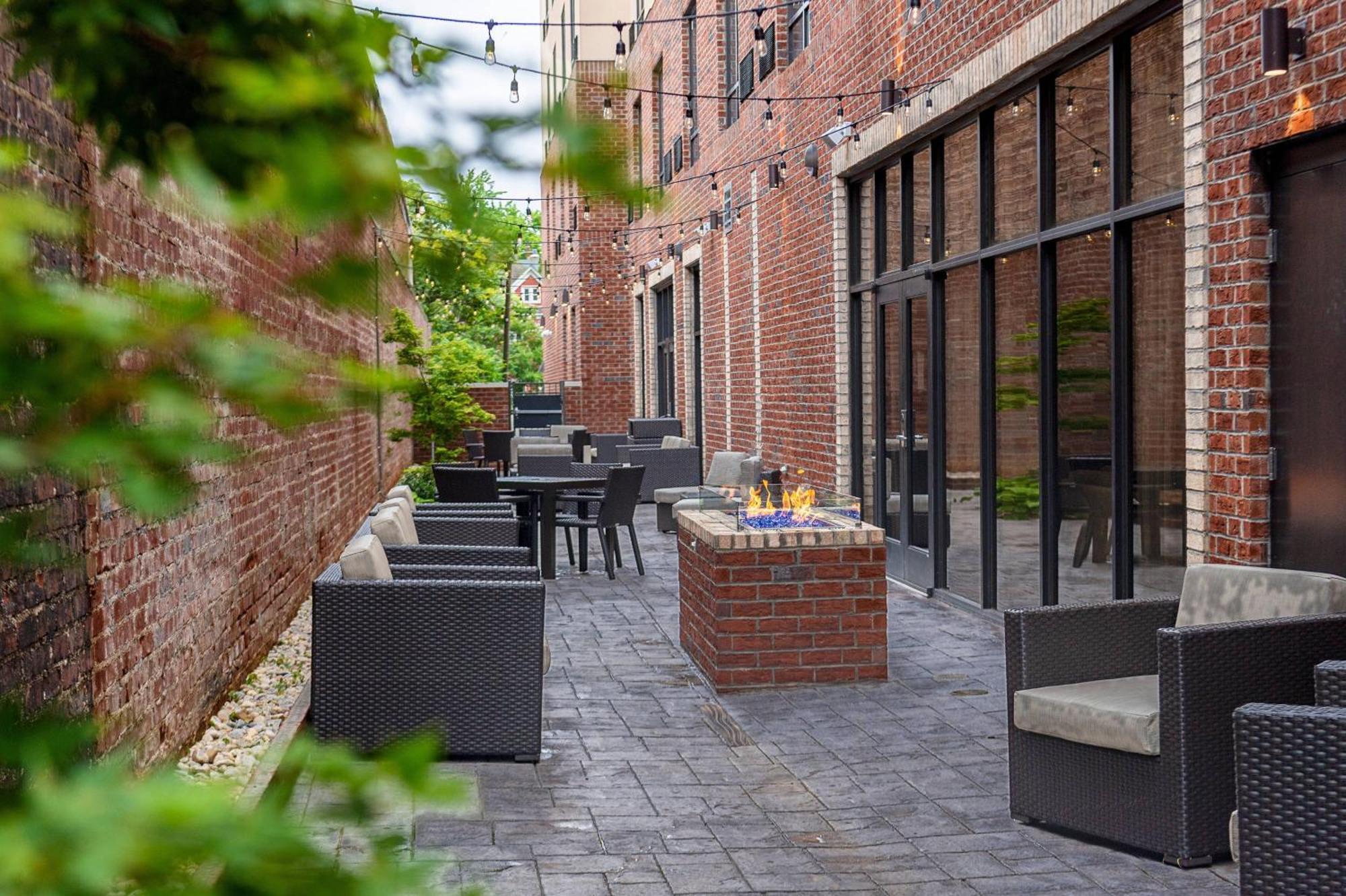 Courtyard Winston-Salem Downtown Hotel Luaran gambar